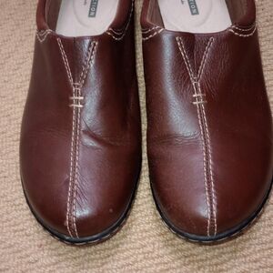 CLARK'S SOFT CUSHION Collection Brown Leather COMFORT Slip-On Low Wedge Size 8.5